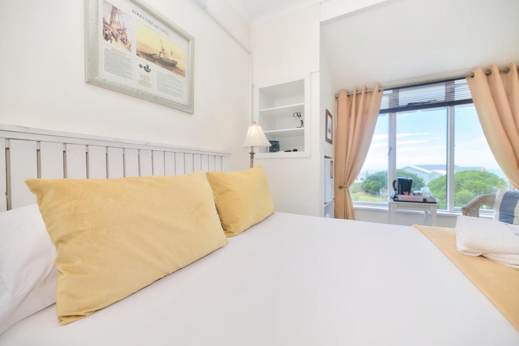 Mermaid Guest House Struisbaai Exterior photo